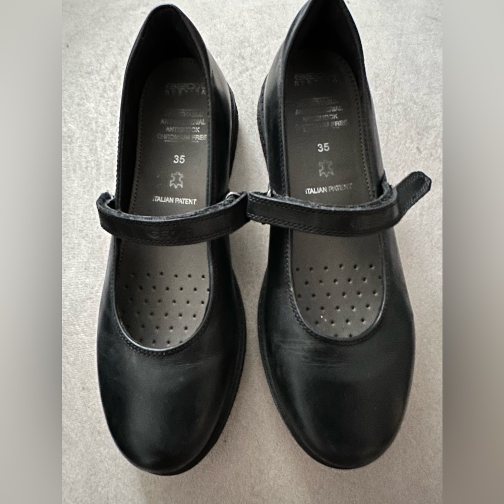 Geox Black Mary Janes. Size 3. Excellent condition. Breathable Tech 100% Leather